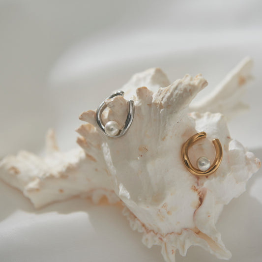 Wave Pearl Earcuff